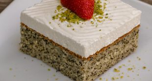 Mavi Haşhaşlı Tatlı Yapımı