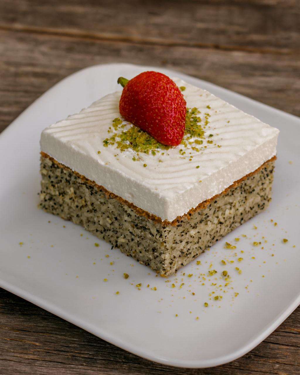 Mavi Haşhaşlı Tatlı Yapımı